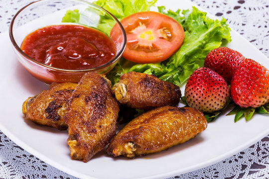 Fried chicken with fresh vegetable