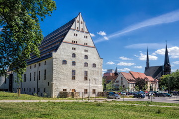 Fototapeta na wymiar Zwickau, Kornhaus und Katharinenkirche