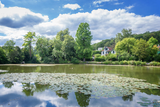 Etang de Corot in Ville d'Avray, Paris, France