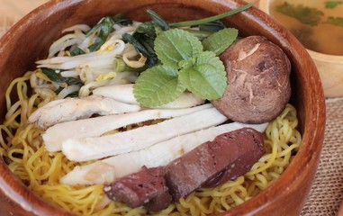 Chicken noodle soup with mushrooms is delicious.