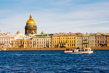 Fototapeta na wymiar St. Isaac's Cathedral. Saint Petersburg Sunny day