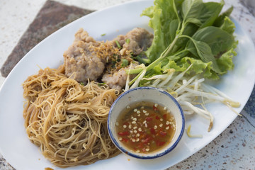 rice noodles with pork