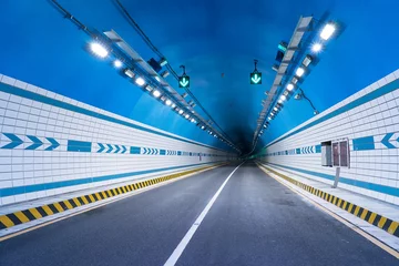 Tableaux ronds sur plexiglas Tunnel tunnel routier moderne