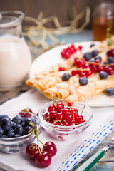 pancakes with berry