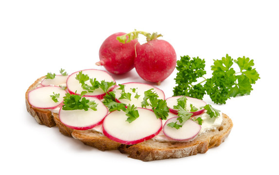 Brot mit Radieschen