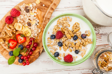 Muesli with berries