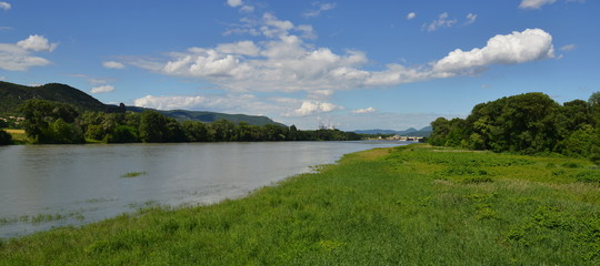 Fototapeta premium Landschaft an der Rhone