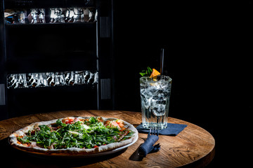 pizza with parma ham and rucola