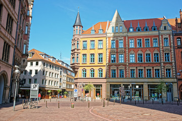 Obraz premium Book shop on the Market Square in Hanover in Germany