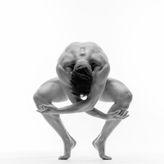 Obraz premium the dancer in studio
