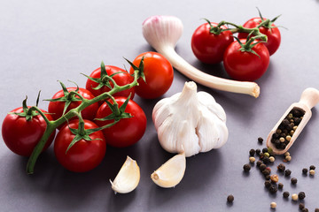 Garlic, tomatoes and spices