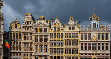 Fototapeta na wymiar Typical houses at Grand Place, Brussels, Belgium