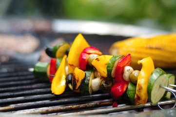 Gemüsespieß grillen