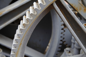 Give up the production of machinery and equipment