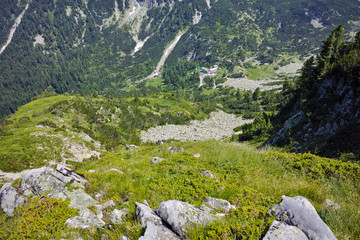 Fototapeta na wymiar Pirin mountain and the Trail for Climbing a Vihren Peak, Bulgaria