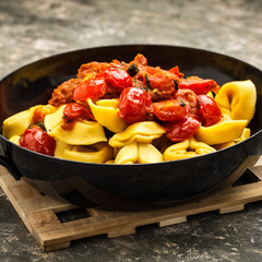 Tortelloni mit Tomatenpesto - tortellonis with tomato pesto