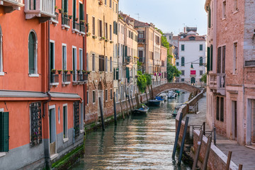 Fototapeta na wymiar Morning along Venice, Italy canal