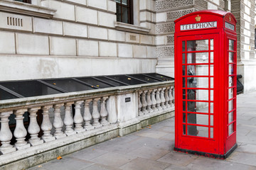 Obraz premium Red telephone box, London