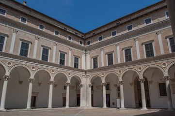 Fototapeta na wymiar cloister Ducal Palace Urbino