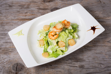 Seafood salad with shrimps and scullop