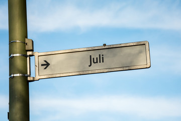 Schild 67 - Juli