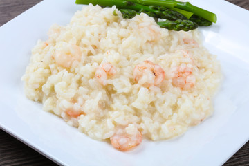 Risotto with shrimps and astaragus