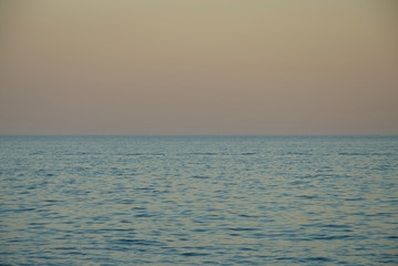 Obraz premium Deep blue sea horizon