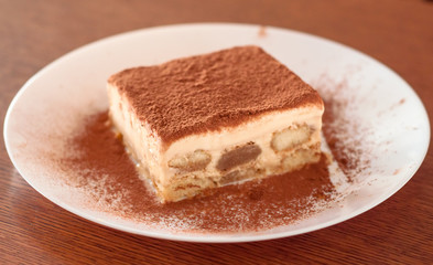 tiramisu cake