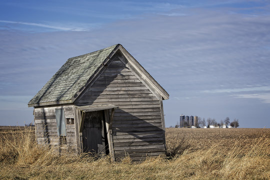 Old shed in rural Christian County IL.