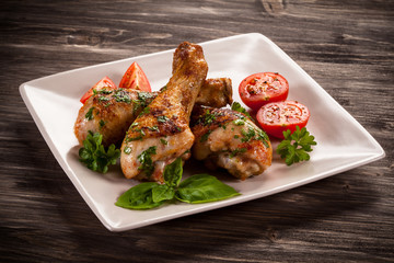 Grilled chicken legs and vegetables 