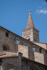 Fototapeta na wymiar scalinata con capitelli di chiesa antica