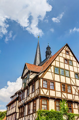 Alte, traditionelle Fachwerkhäuser in der Welterbestadt Quedlinburg im Harz