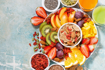 fresh seasonal fruits, juices and superfoods 