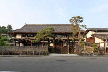 高山の古い街並