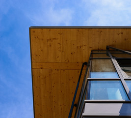Tetto in legno in moderna costruzione