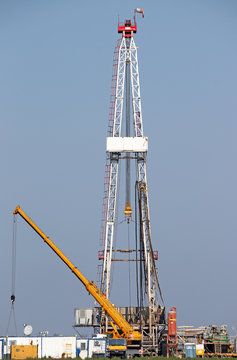 oil drilling rig and crane heavy machinery