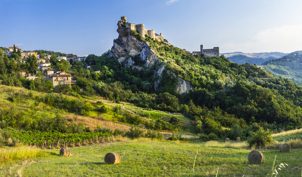 Roccascalegna - impressive castle over rock in Abruzzo, Italy