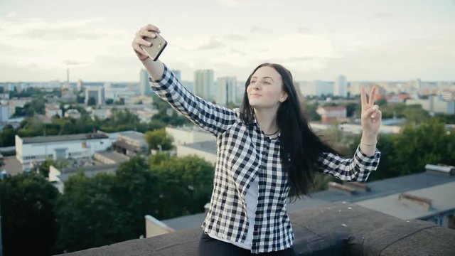 girl selfie roof