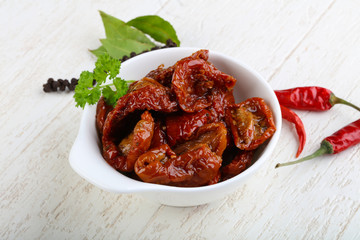 Dry tomato