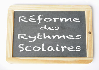 Obraz premium réforme des rythmes scolaires ardoise craie