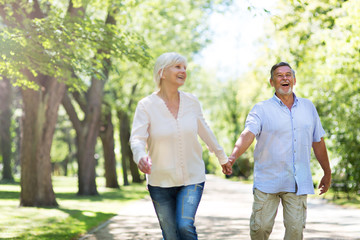 Obraz premium Senior couple running 