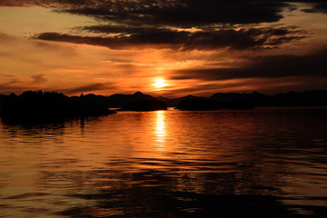 Naklejka premium Inside passage Sunset
