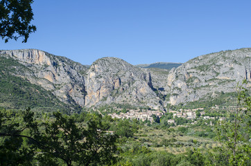 Fototapeta na wymiar Moustiers Sainte-Marie, village of Provence