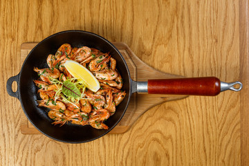 prawns grilled with vegetables
