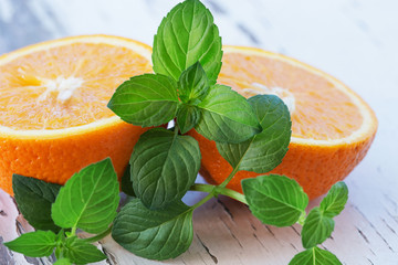 Orange slices and mint 