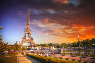 Fototapeta na wymiar Sunrise in Paris