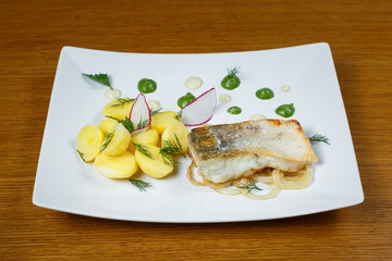 grilled fish with potatoes
