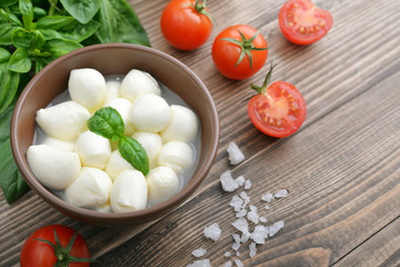 Mozzarella with cherry tomatos