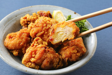 鶏の唐揚げ　Japanese fried chicken