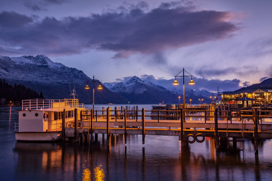 beautiful scenic of lake wakatipu queenstown south island new ze